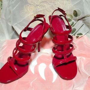 Gucci 38,1/2. Used, in excellent condition.